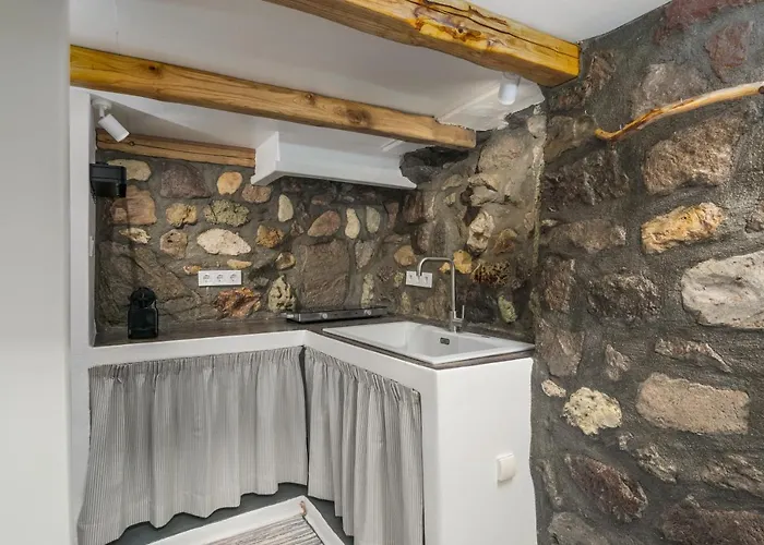 Tatil Evi Akrogialis Sirma Klima Adamantas (Milos)